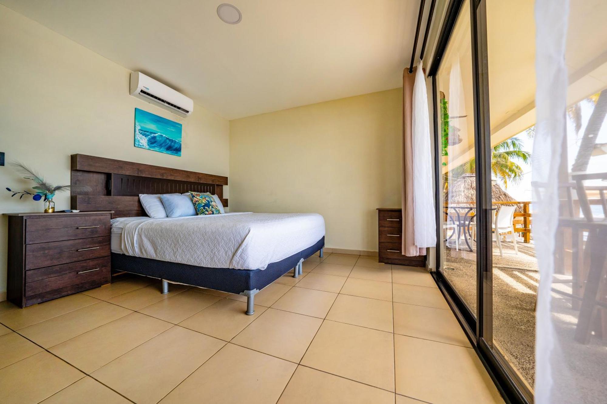 Reef On The Water Hotel Tamanique ภายนอก รูปภาพ