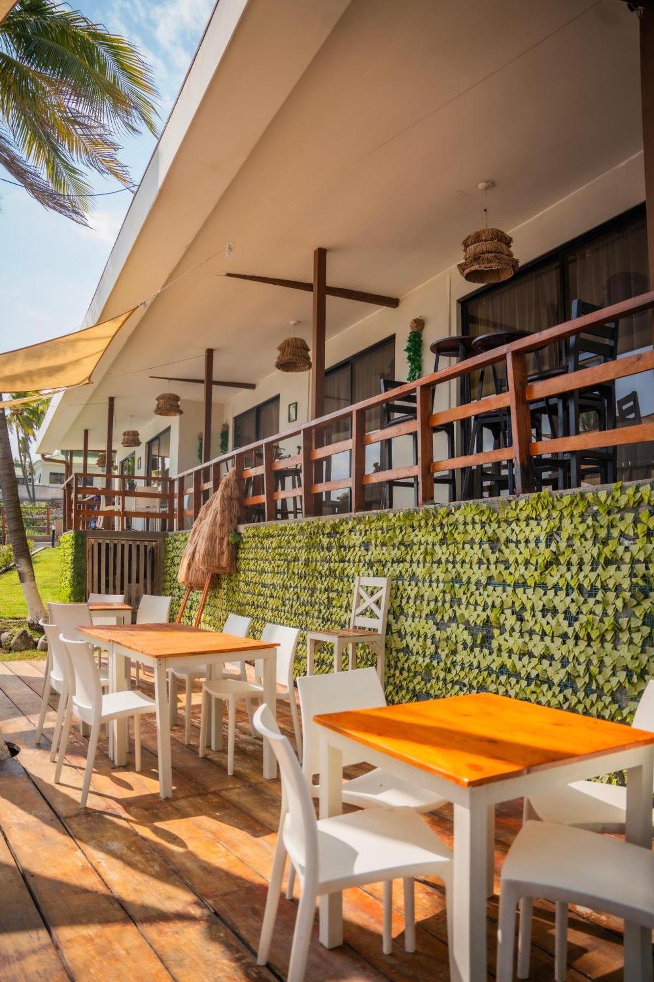 Reef On The Water Hotel Tamanique ภายนอก รูปภาพ